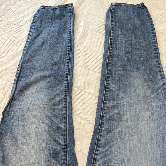 American Eagle Outfitters Skinny Super Stretch Thin Straight Leg Jeans. Size 2. - Picture 5 of 9